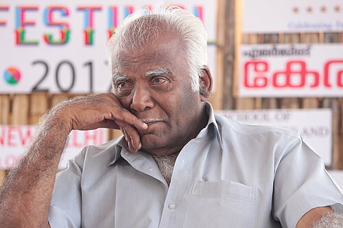 ഡോ. എം.ആർ രാഘവ വാരിയർക്ക് കേരള ജ്യോതി പുരസ്കാരം